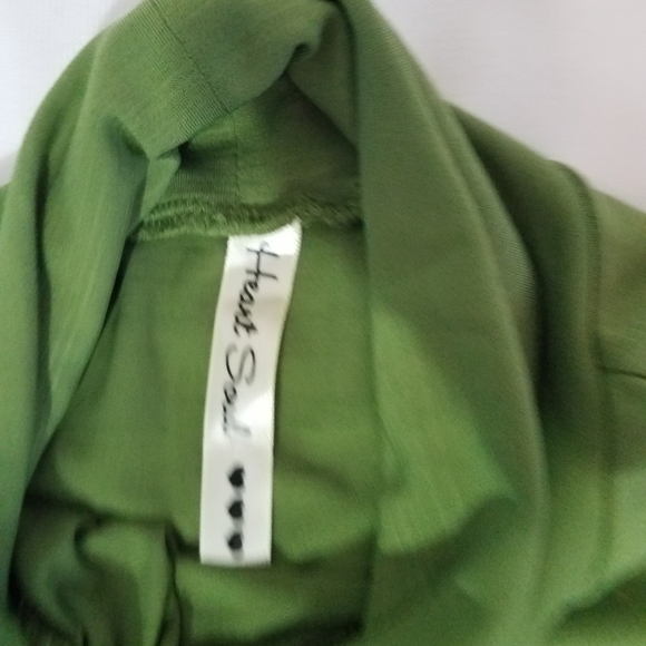 Beautiful woman's top - Picture 2 of 7